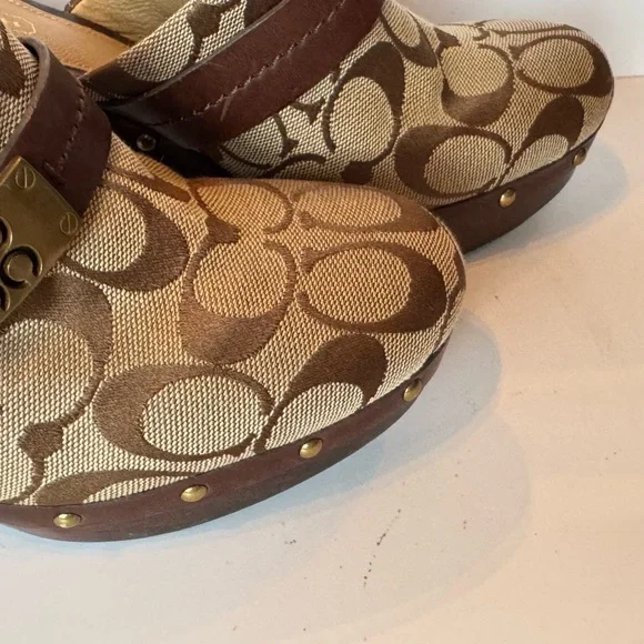 Vintage Coach Ivy  Mule Platforms  in Tan and Brown, 4 inch heel - Picture 9 of 16